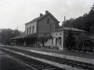 Maredsous - SNCB Z03720b (1).jpg